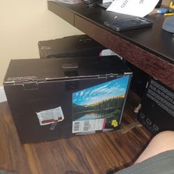Dell Monitors 4-24s And 1 -27 "