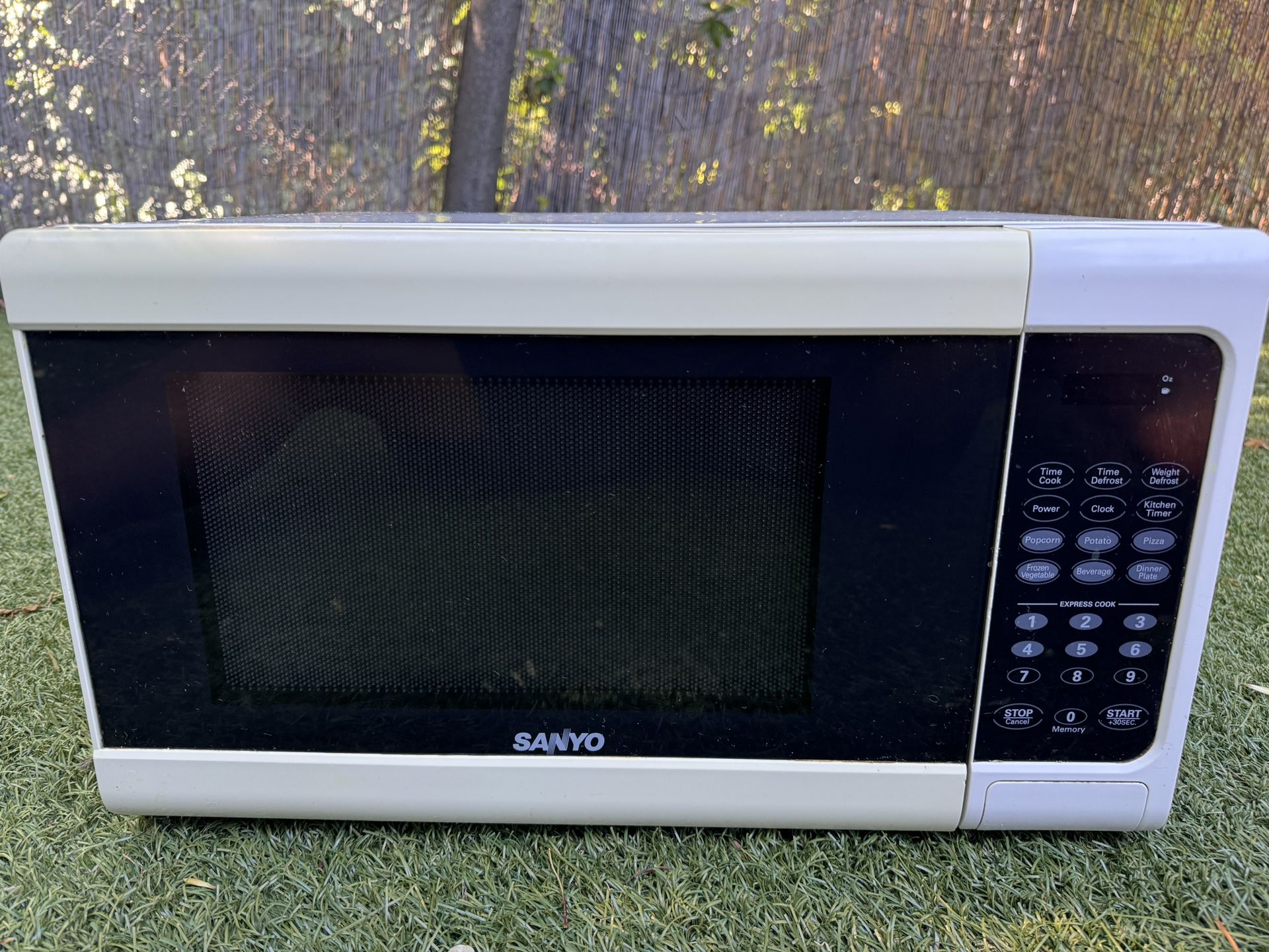 Sanyo microwave Oven