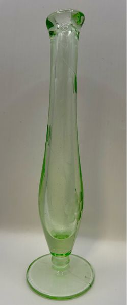 Vintage art glass bud vase green & floral etching design