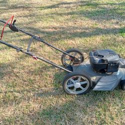 Self-propelled Lawn Mower 22" Cut 