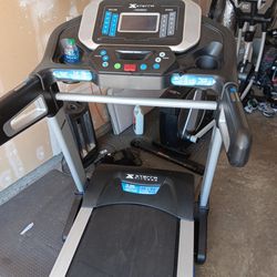 Brand New sparsely used Elite treadmill Available 