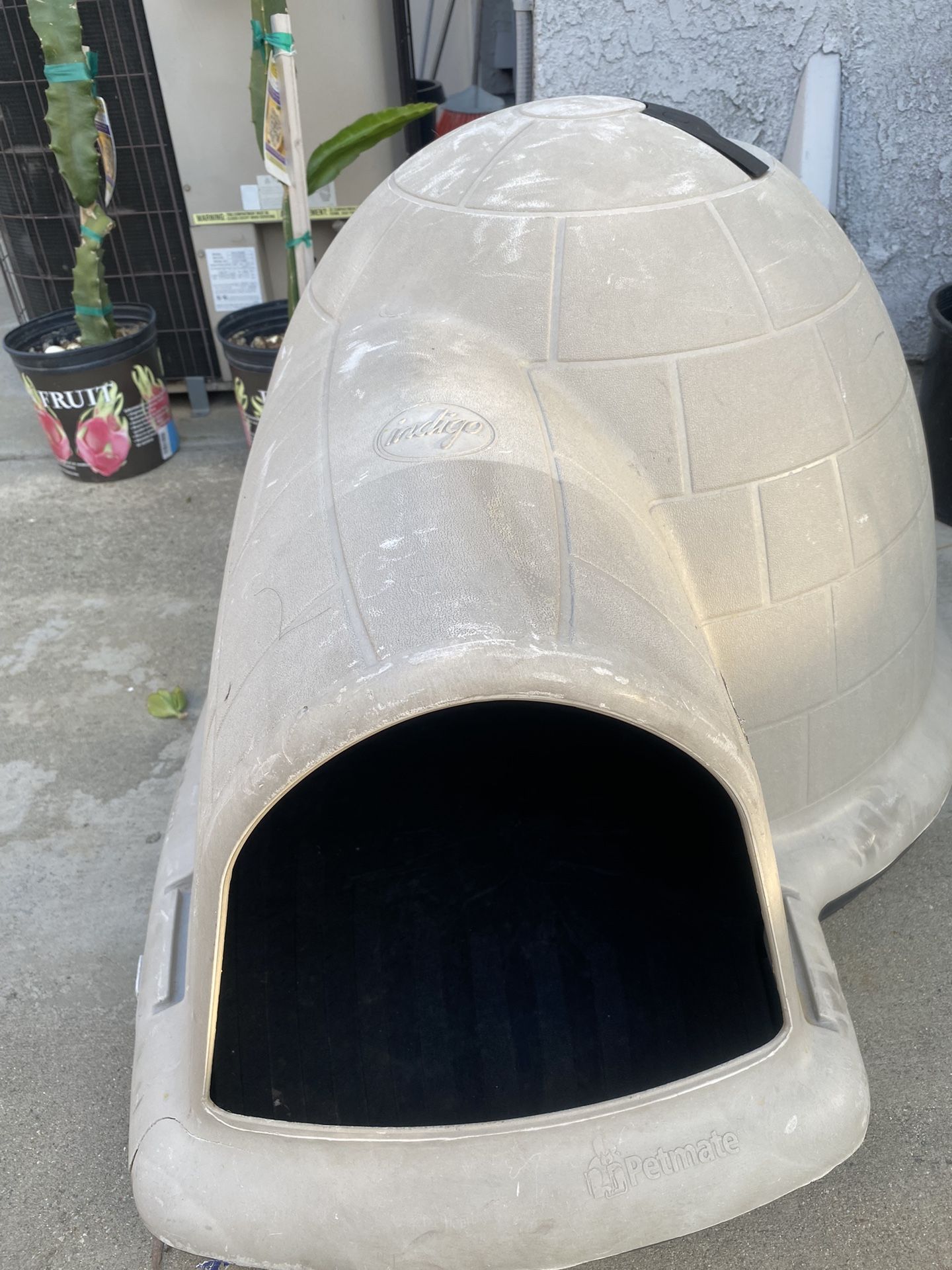 Igloo Dog House 10 for Sale in Rancho Cucamonga, CA OfferUp