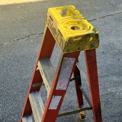 4'  Step Ladder