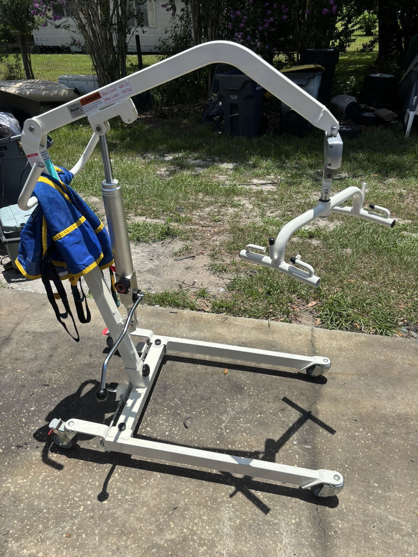 Hoyer Lift With Scale And Hospital Bed