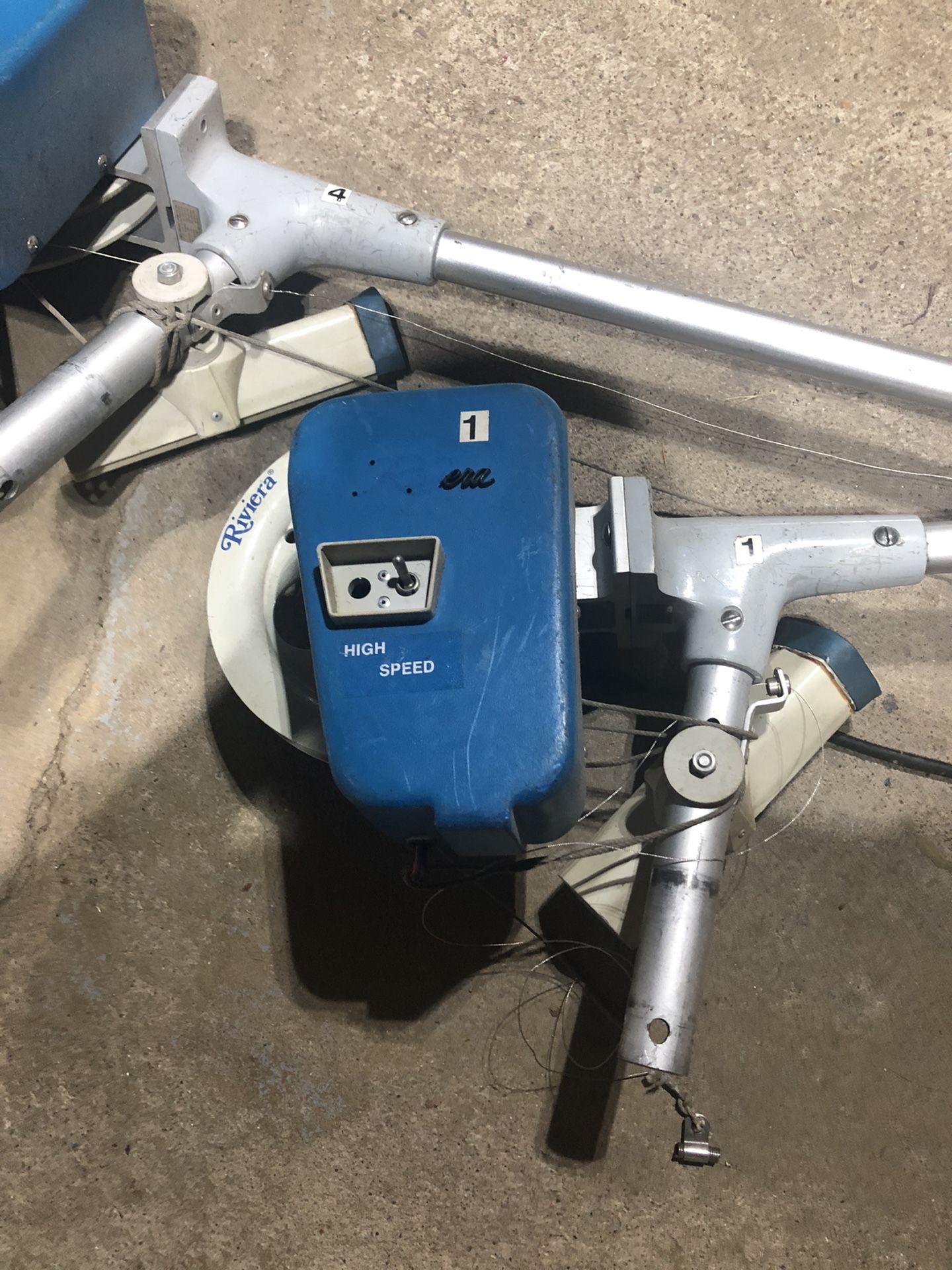Electric Riviera Downriggers
