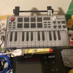 Akai Mini Play MIDI Controller Keyboard 