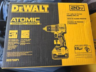 Dewalt 1/2 " plug Hammer Drill Kit