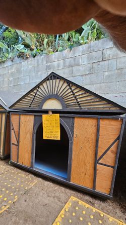 Large Dog House (available)