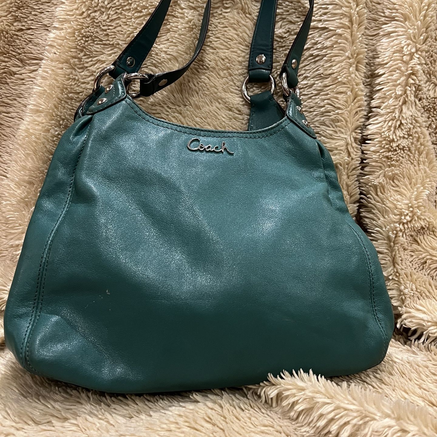 Vintage Coach F21926 Ashley Leather Hobo Shoulder Handbag Purse Green Fern for Sale in Woodinville WA OfferUp