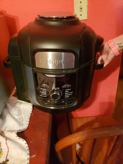 Ninja Foodie Tender Crisp.  Air Fryer Pressure Cooker 12