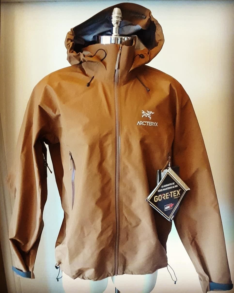 Arcteryx Beta AR Brand New Xl Gore-Tex Jacket Caribou Color