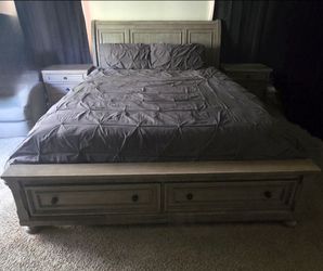 Cal king gray Bedroom set