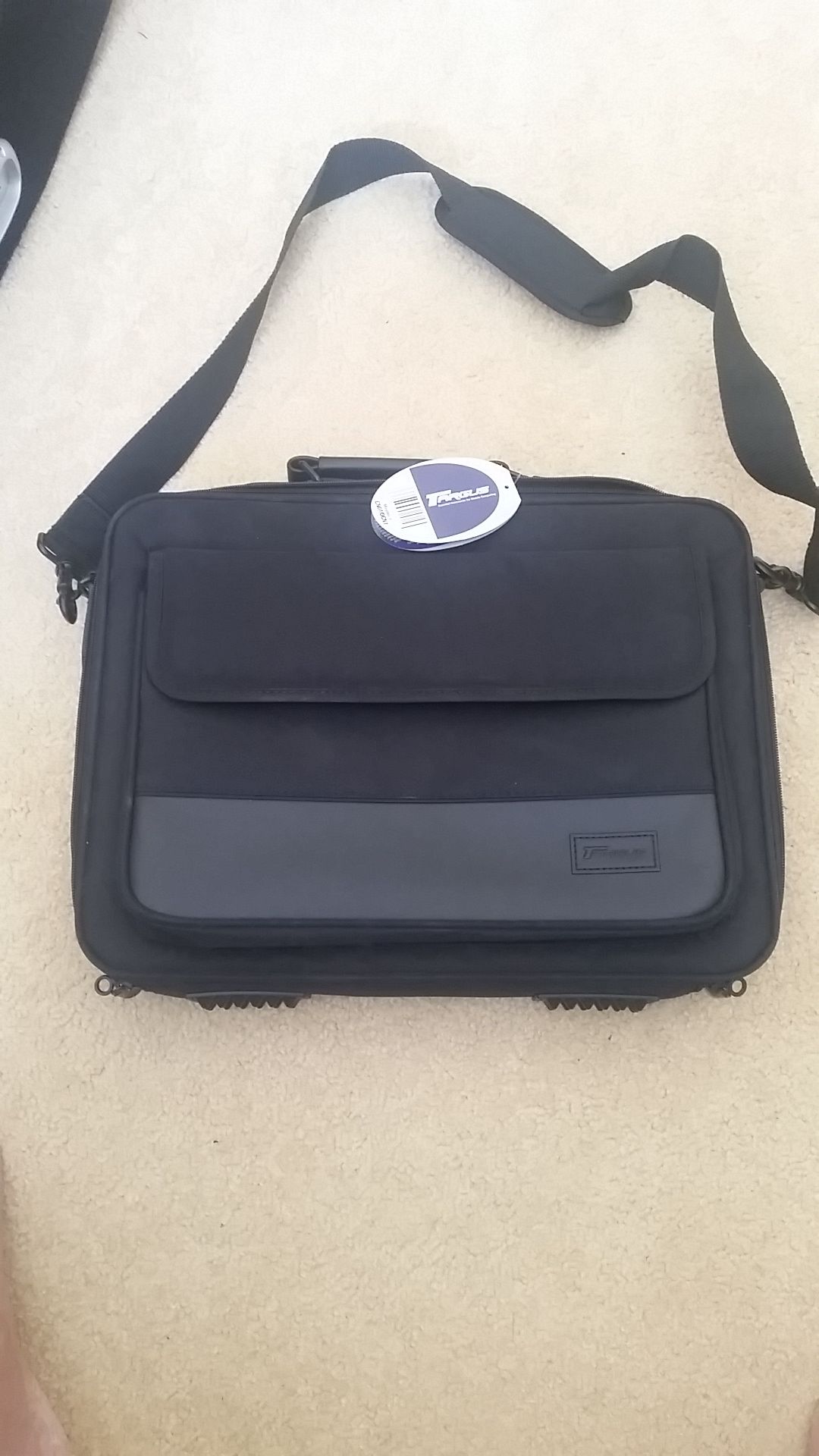 Brand New Targus OCN1 Notebook Case ClamShell Detachable Shoulder Strap Nylon Black CN01/OCN1 Notepac 14x11x2.5 Carrying