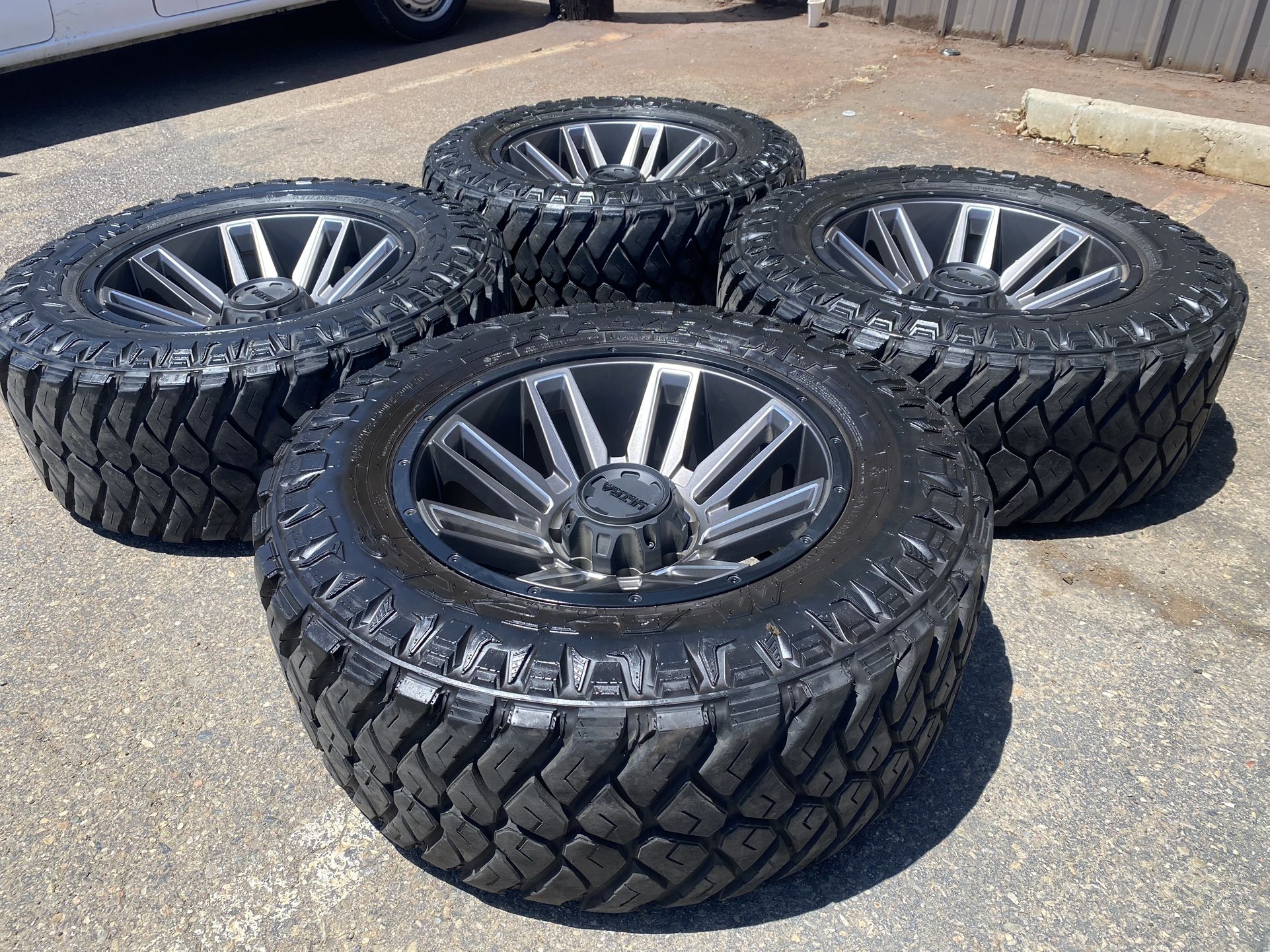 New ~ 20x10 Ultra 8x6.5 Rims (Dodge / Chevy 8 Lug) & 35” Maxxis RT Tires ~ Great Tread