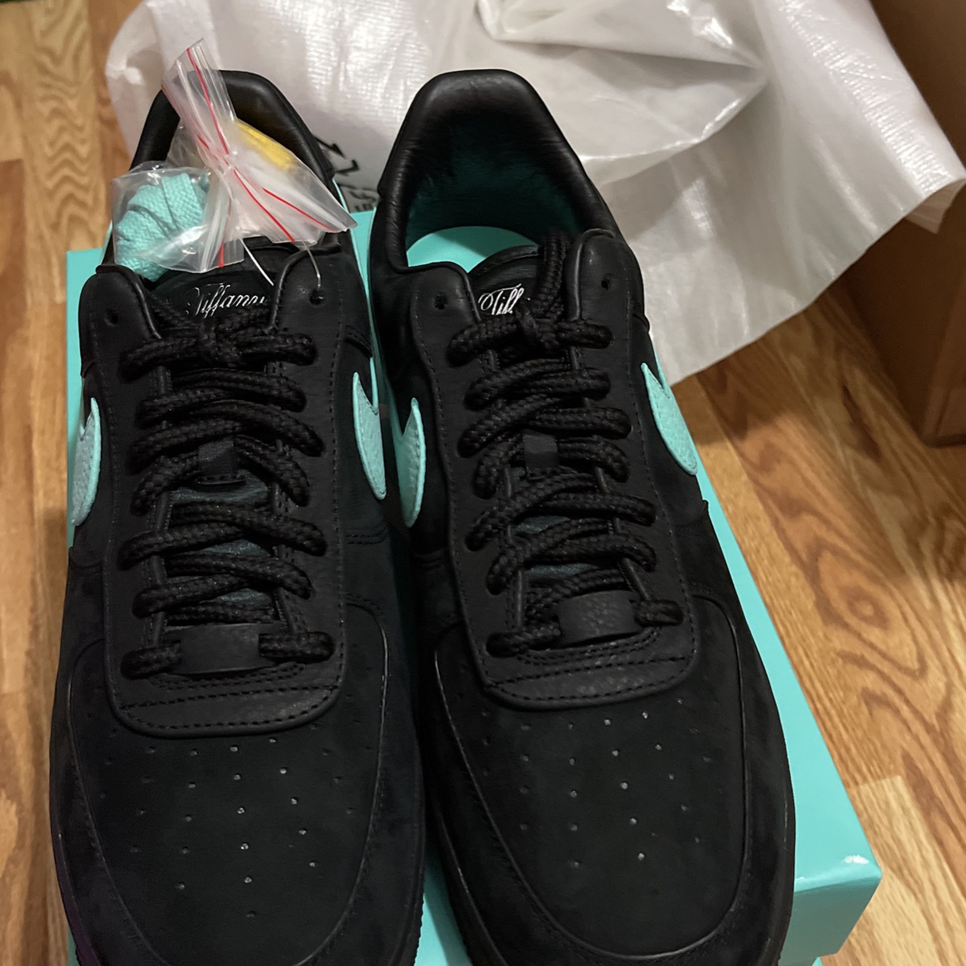 Nike Air Force 1 Tiffany & Co Size 9.5 for Sale in Houston, TX - OfferUp