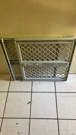 Door gate