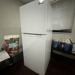 Magic Chef Refrigerator 
