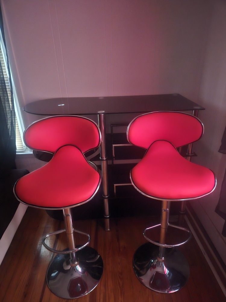 Bar & Stools