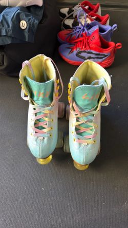 Girls roller skates