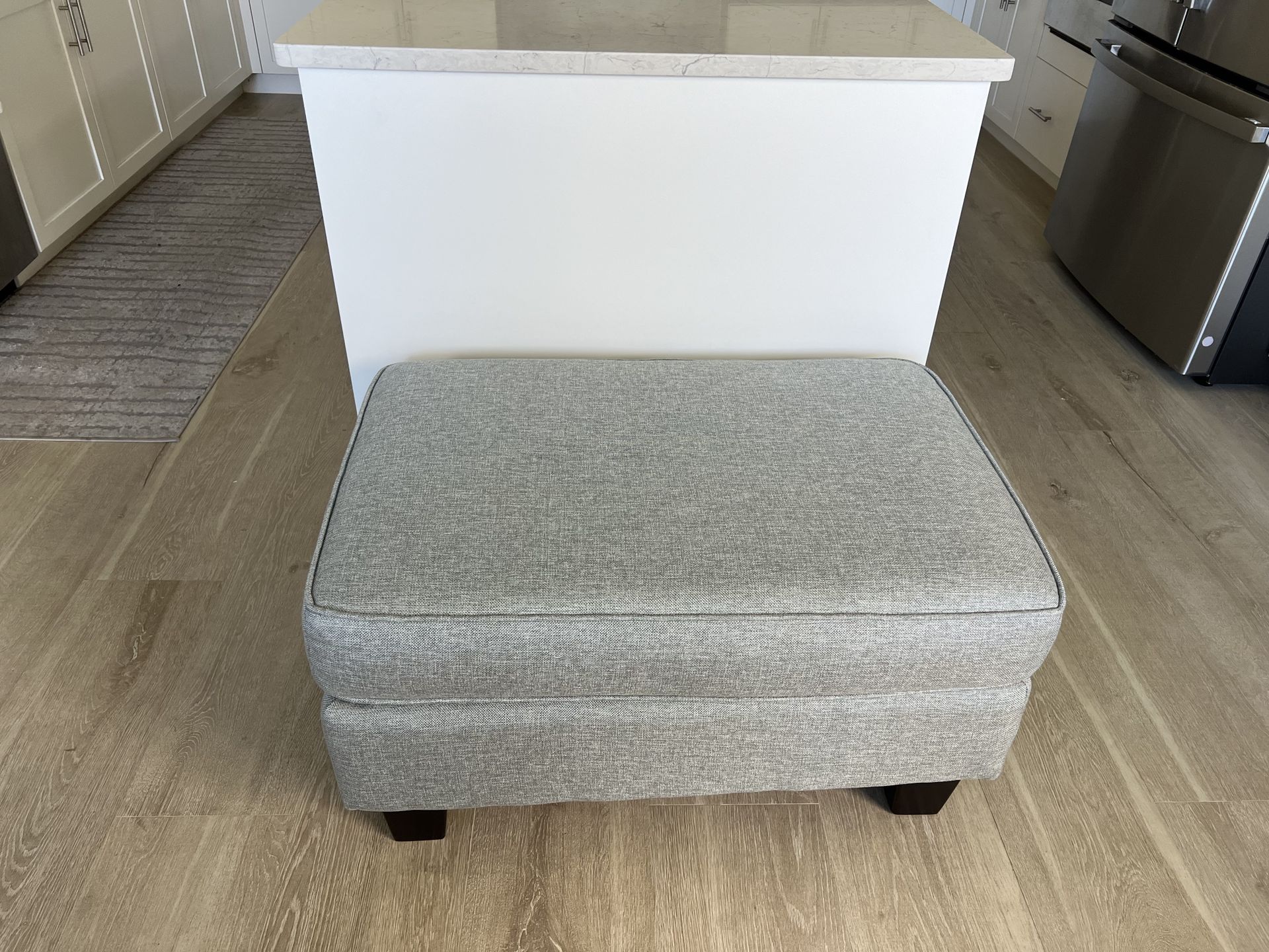 Ottoman/ Bench/ Foot Rest