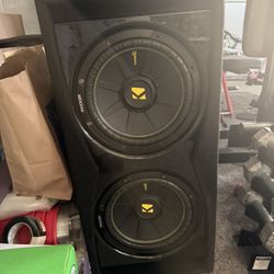  12  Kickers comp c Subwoofer Box  