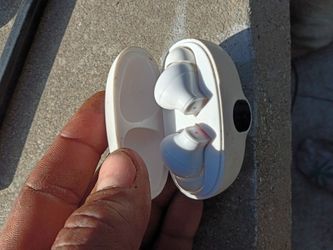 Bluetooth ear phones