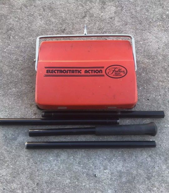 VINTAGE FULLER ELECTROSTATIC CARPET AND FLOOR SWEEPER