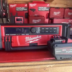 Milwaukee Pack Out Radio 