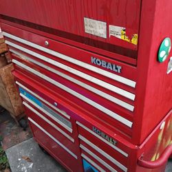 Selection Of Tool Chests And Drawers With Or Without Tools