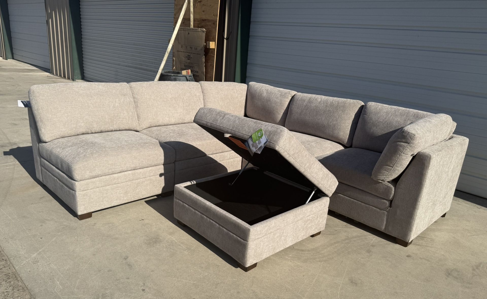 6 PIECE MODULAR SECTIONAL WITH STORAGE OTTOMAN