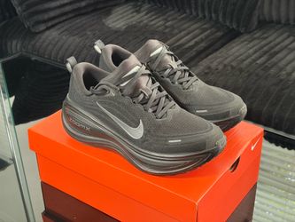 Nike Vomero Plus Road Running Shoes (Black / Men’s 8.5)