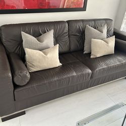 Beautiful Leather Couch In Good Conditions 