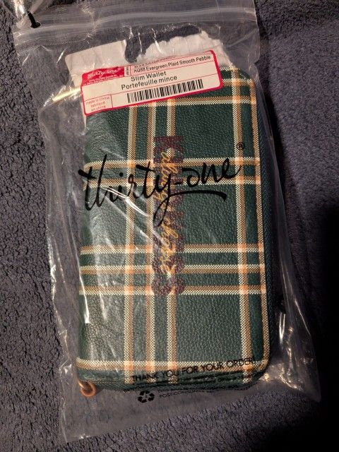 NWT 31 Slim Wallet & Wristlet Strap