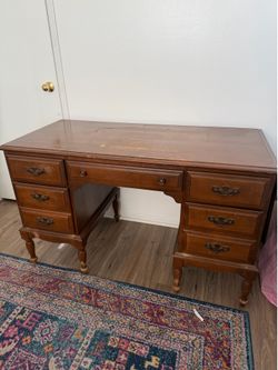 Classic wood desk 5 drawers  24x50x30