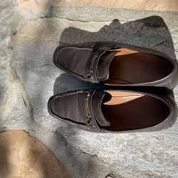 GUESS Brown Leather Loafers – Sleek Dress Shoes (Men’s 10)