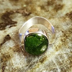 Sterling Silver Opaque Green Gemstone Ring Size 6 1/2