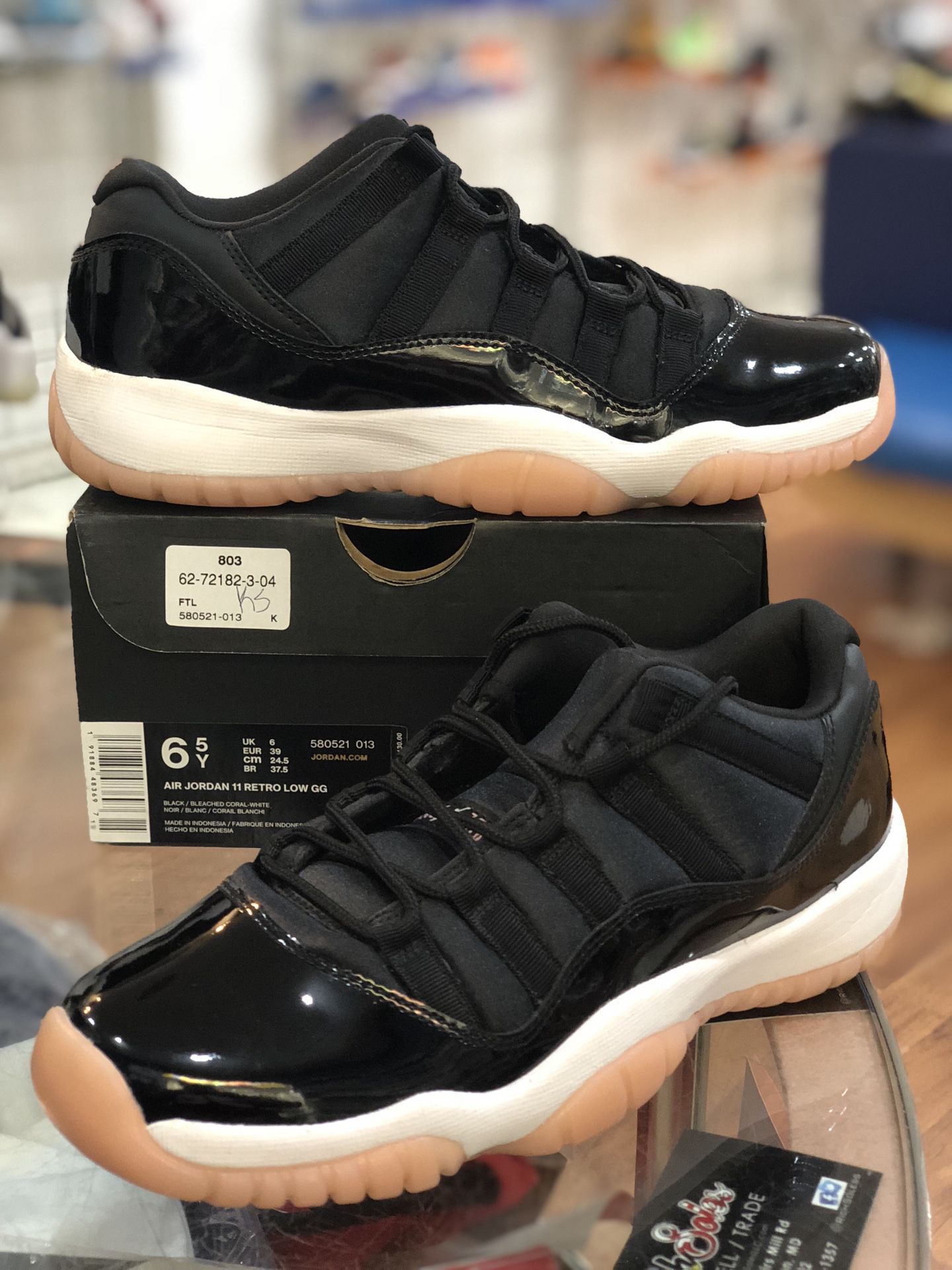 Coral bleached low 11s size 6.5