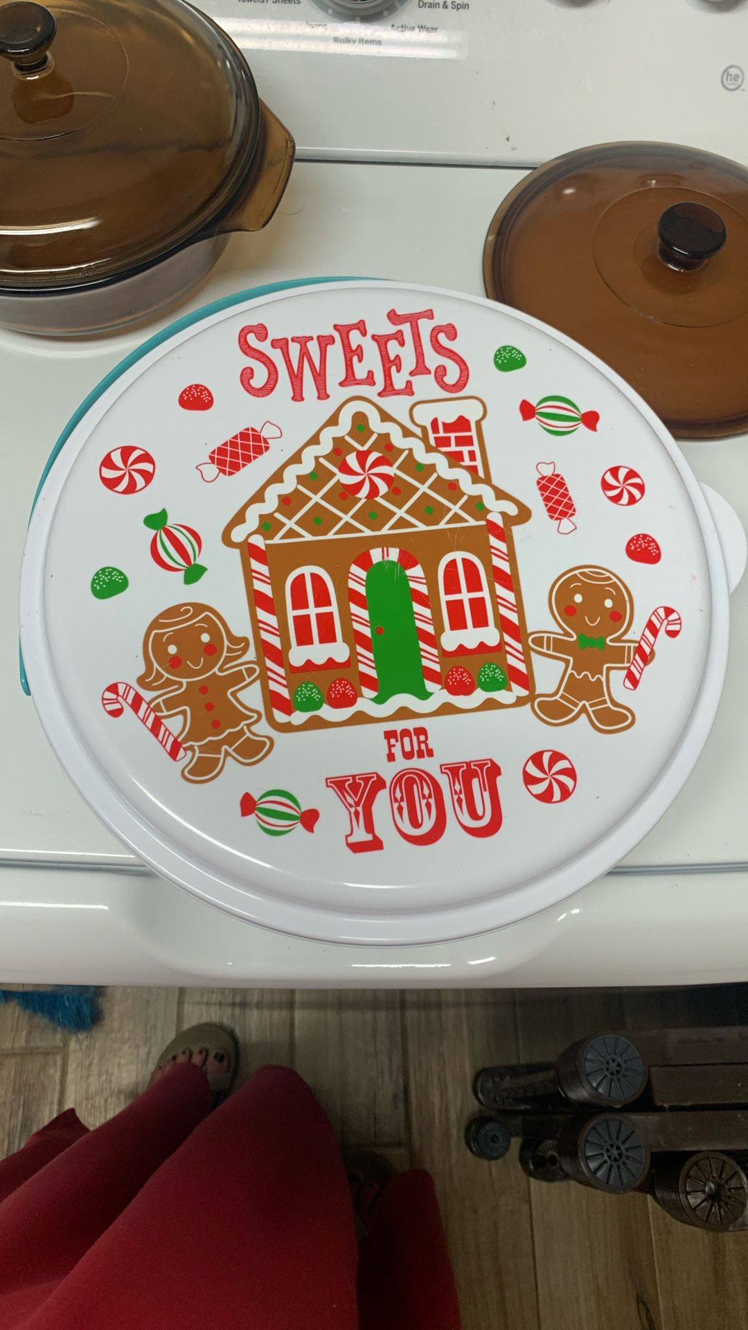 Plastic Gingerbread Cupcake Or Cookie Container $1