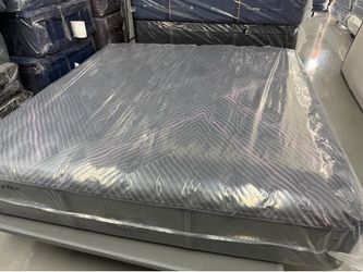 KING SIZE SIMMONS BEAUTYREST SERIES 2 (PLUSH) MATTRESS & BOX SPRINGS BED SET