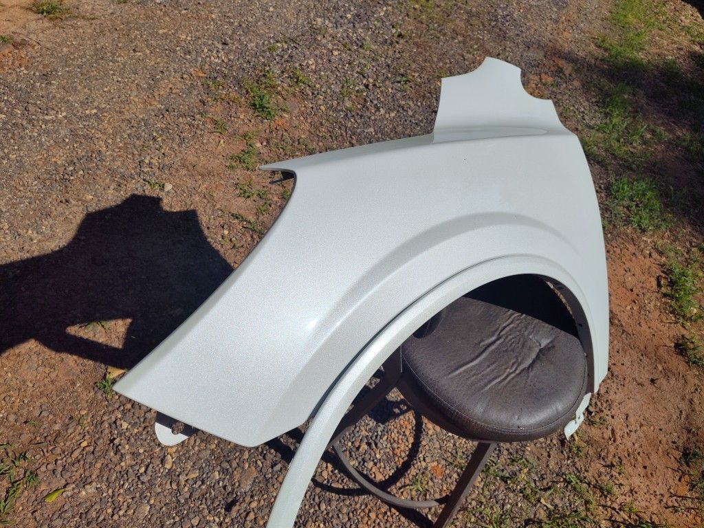 2017 Buick Enclave Drivers Fender And Fender Flare In Pearl White OEM Parts