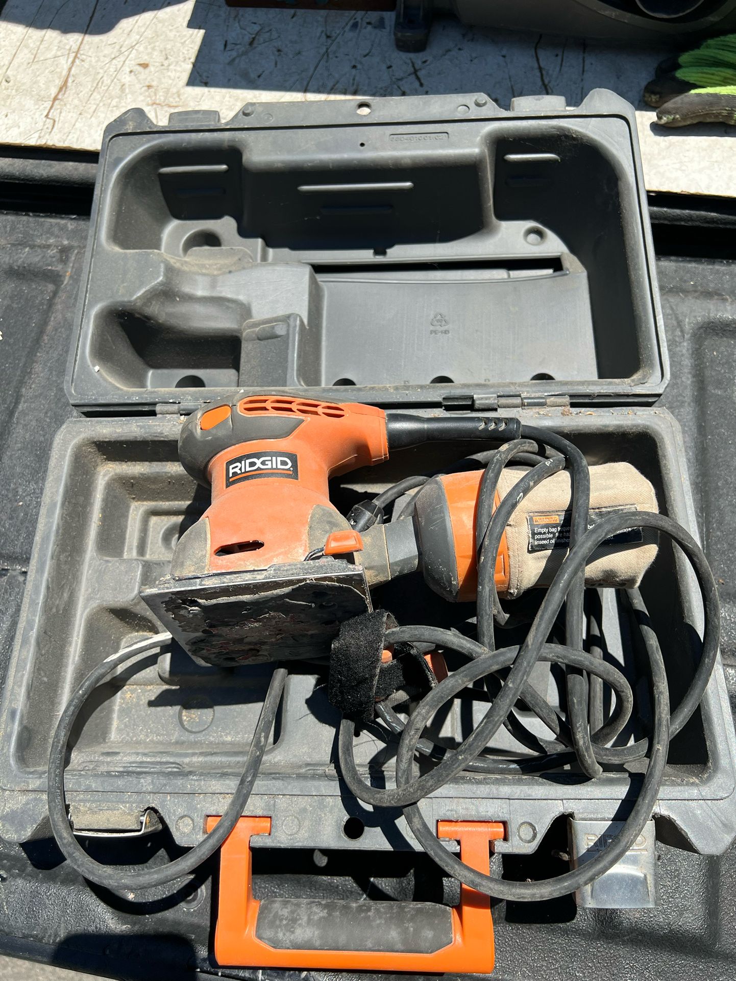RIDGID Random Orbit Sander (Corded) With Case