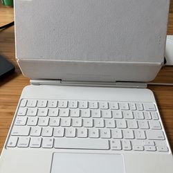 11” Magic Keyboard