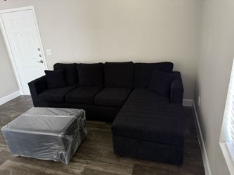 Brand New Black Sectionals With Free Ottoman In Stock 