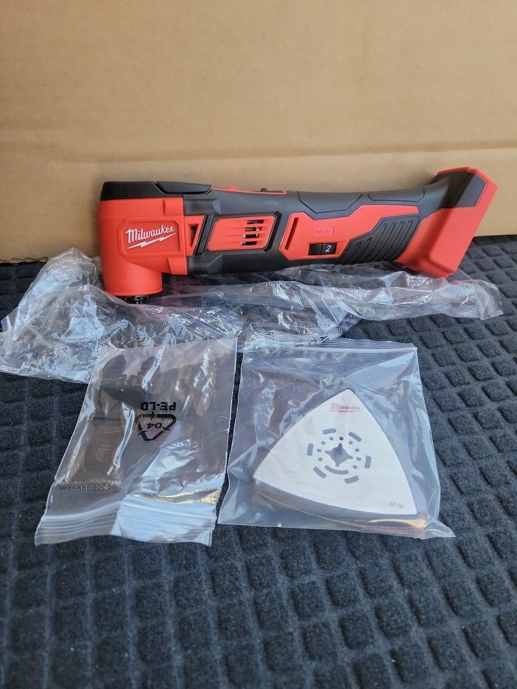 MILWAUKEE M18 MULTI-TOOL ( TOOL ONLY )