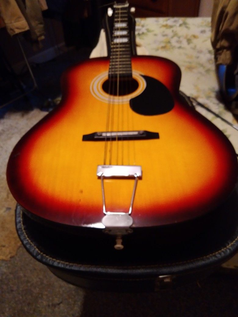 STELLA. HARMONY BEAUTIFUL VINTAGE GUITAR 1960s