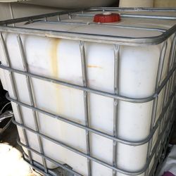 WATER TANK, 250 GALLONS 