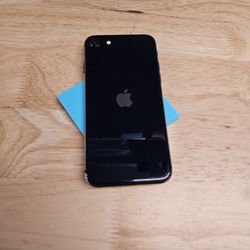 IPHONE SE 2022(3ERD GEN)  64GB. UNLOCK ANY SIM