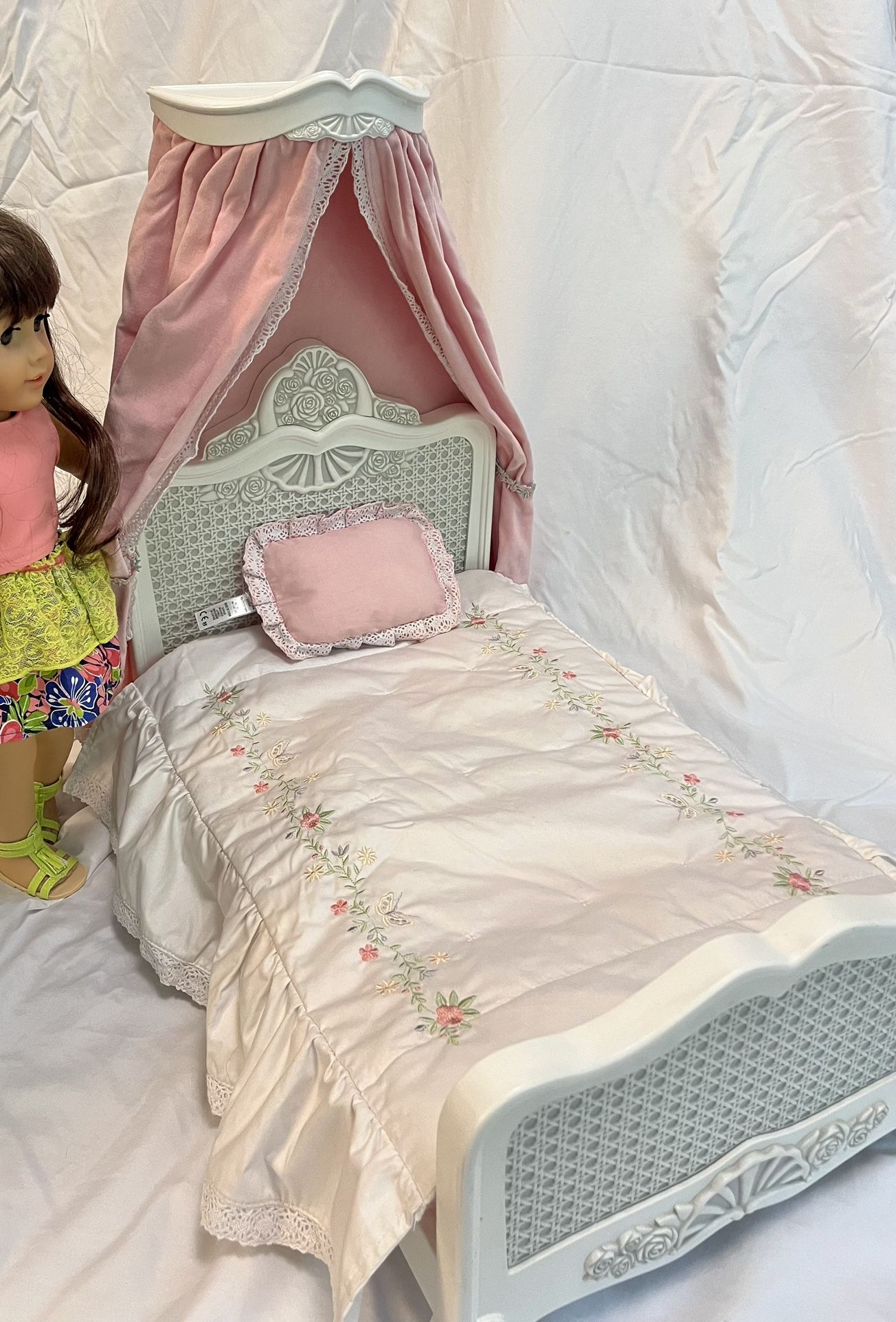 American Girl Canopy Bed For Samantha Doll *bed only*
