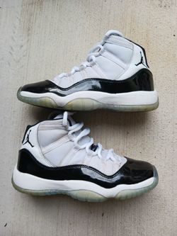 Nike Air Jordan 11s Size 6