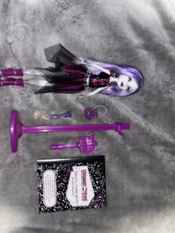 Creepro Spectra and Howliday Draculaura